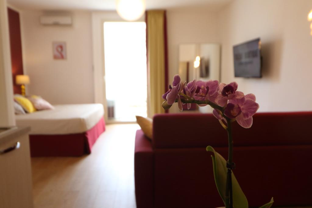 Toledo Boutique Studio Apartments Неаполь Экстерьер фото